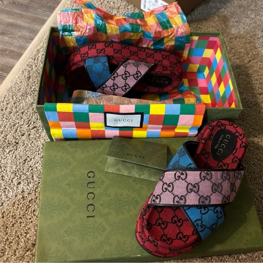 Gucci Red and Blue Logo Sandals
